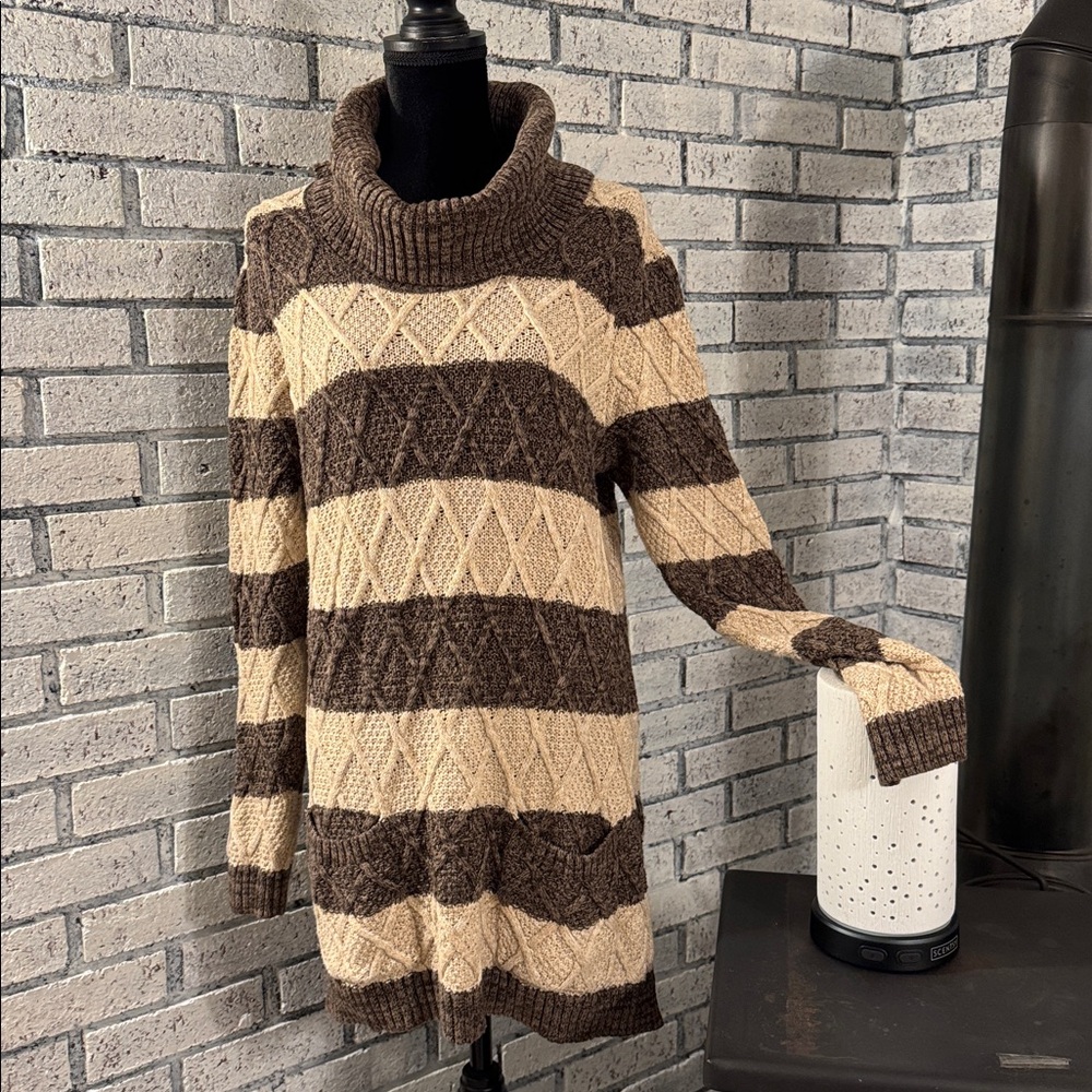 JEANNE PIERRE Chocolate and Beige Knit Sweater